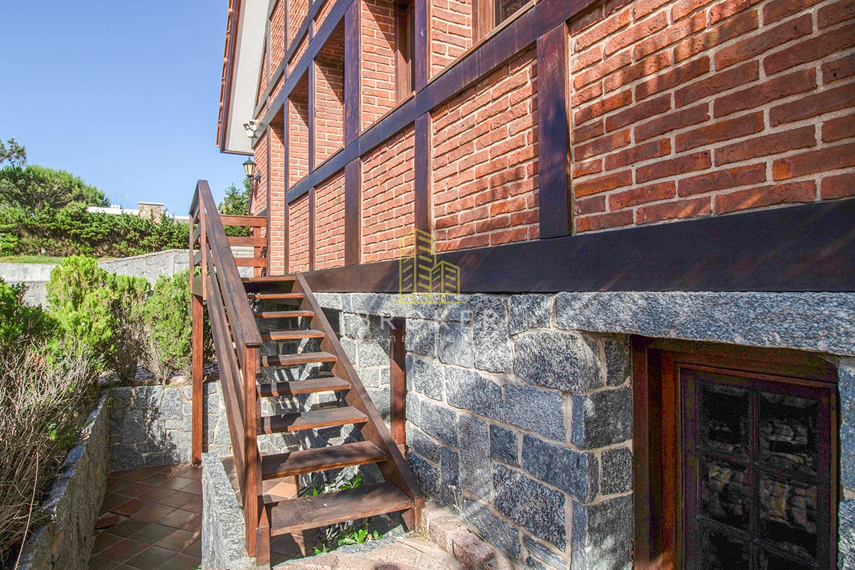 Casa ID.37/Venta_Mansión_frente_al_mar_en_Punta_Del_Este_Playa_Mansa - Venta Mansión frente al mar en Punta Del Este Playa Mansa