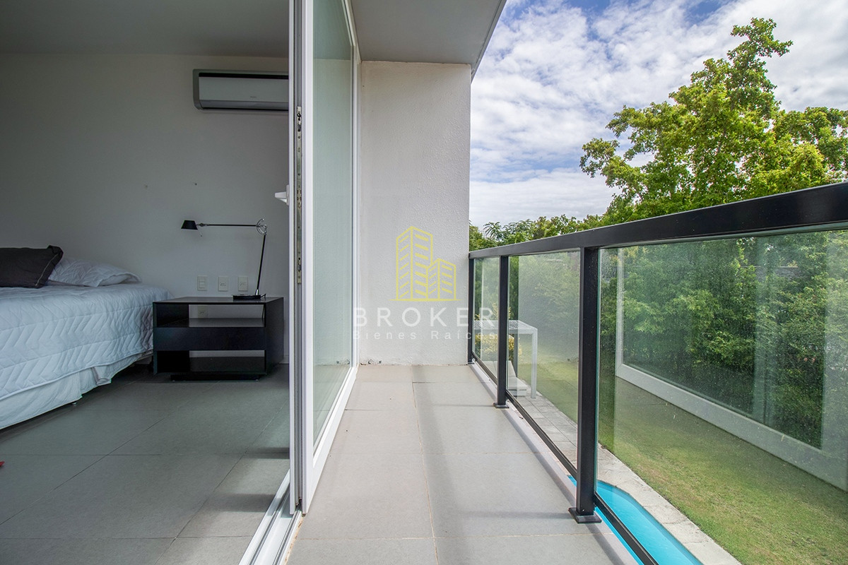 Casa ID.805/Venta_de_casa_de_categoria_en_Boulevard_Park,_Punta_del_Este._ - Venta de casa de categoria en Boulevard Park, Punta del Este. 