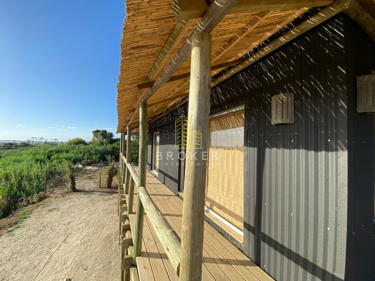 Casa ID.1169/Venta_de_cabaña_en_El_Tesoro._Punta_del_Este,_Uruguay. - Venta de cabaña en El Tesoro. Punta del Este, Uruguay.