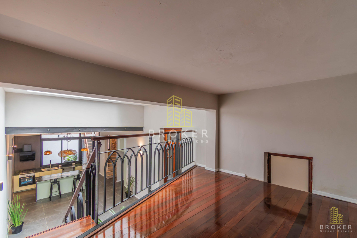 Casa ID.9363/Venta_Casa_Centro_4_dormitorios_reciclada! - Venta Casa Centro 4 dormitorios reciclada!