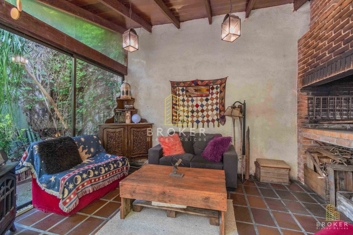 Casa ID.1913/Venta_Casa_de_4_Dormitorios_en_Pocitos._Montevideo_Uruguay. - Venta Casa de 4 Dormitorios en Pocitos. Montevideo Uruguay.