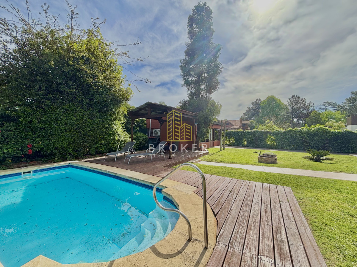 Casa ID.9439/Venta_Casas_Punta_del_Este_5_dormitorios_y_piscina_Jardines_de_Cordoba - Venta Casas Punta del Este 5 dormitorios y piscina Jardines de Cordoba