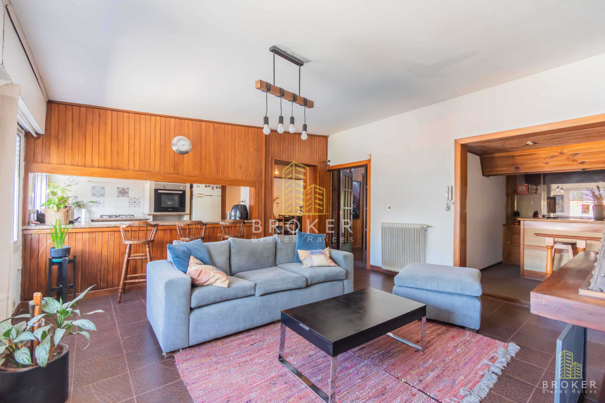 Casa ID.2155/venta_casa_3_dormitorios_mas_servicio_y_piscina_en_punta_gorda,_Montevideo._Uruguay - venta casa 3 dormitorios mas servicio y piscina en punta gorda, Montevideo. Uruguay