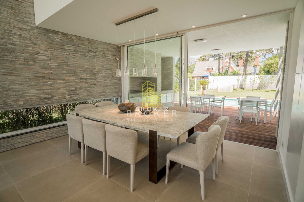 Casa ID.12/Alquiler_Casa_4_Dormitorios_Mansa_Barrio_Privado_Punta_Del_Este,_Uruguay. - Alquiler Casa 4 Dormitorios Mansa Barrio Privado Punta Del Este, Uruguay.