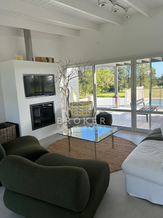 Casa ID.8996/Alquiler_de_casa_en_El_Quijote_barrio_privado_La_Barra - Alquiler de casa en El Quijote barrio privado La Barra