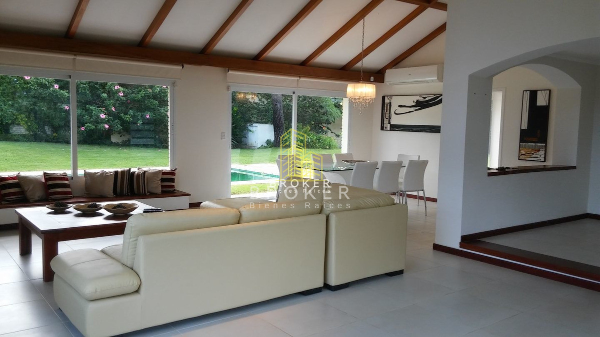 Casa ID.13/Alquiler_Anual_Casa_4_Dormitorios_En_Mansa,_Punta_Del_Este_(ref:_Bkb-975) - Alquiler Anual Casa 4 Dormitorios En Mansa, Punta Del Este, Uruguay.