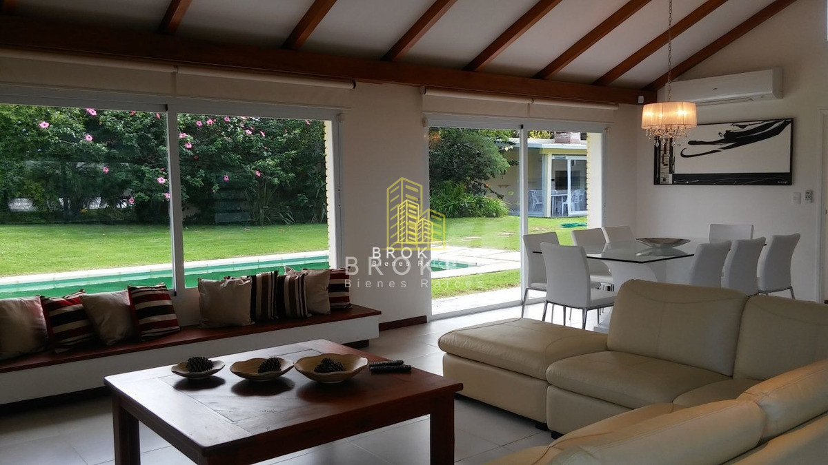 Casa ID.13/Alquiler_Anual_Casa_4_Dormitorios_En_Mansa,_Punta_Del_Este_(ref:_Bkb-975) - Alquiler Anual Casa 4 Dormitorios En Mansa, Punta Del Este, Uruguay.