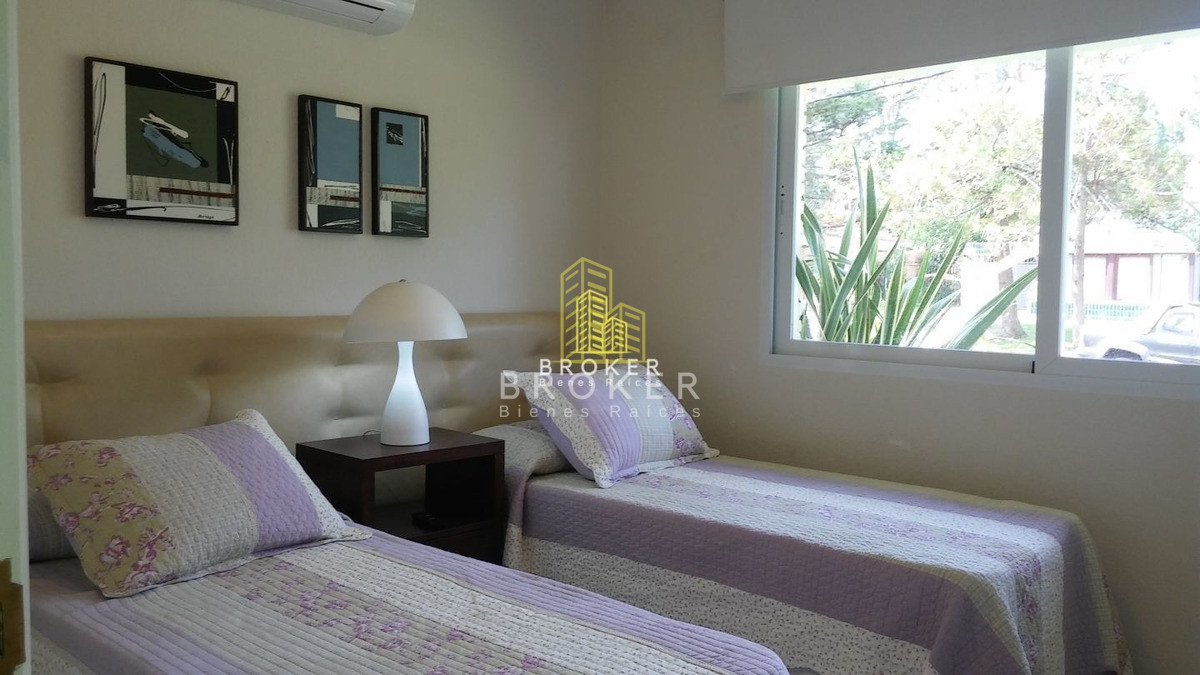 Casa ID.13/Alquiler_Anual_Casa_4_Dormitorios_En_Mansa,_Punta_Del_Este_(ref:_Bkb-975) - Alquiler Anual Casa 4 Dormitorios En Mansa, Punta Del Este, Uruguay.