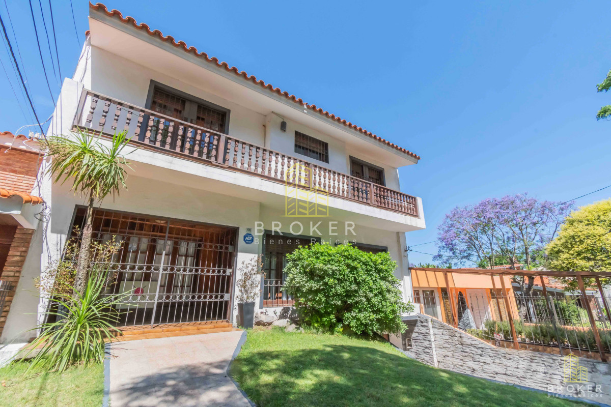 Casa ID.2155/venta_casa_3_dormitorios_mas_servicio_y_piscina_en_punta_gorda,_Montevideo._Uruguay - venta casa 3 dormitorios mas servicio y piscina en punta gorda, Montevideo. Uruguay