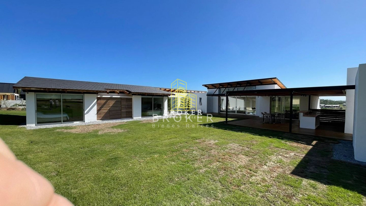 Casa ID.147/Venta_De_Chacra_4200m2_En_Pueblo_Mio_Manantiales!__ - Venta De Chacra 4200m2 En Pueblo Mio Manantiales!  