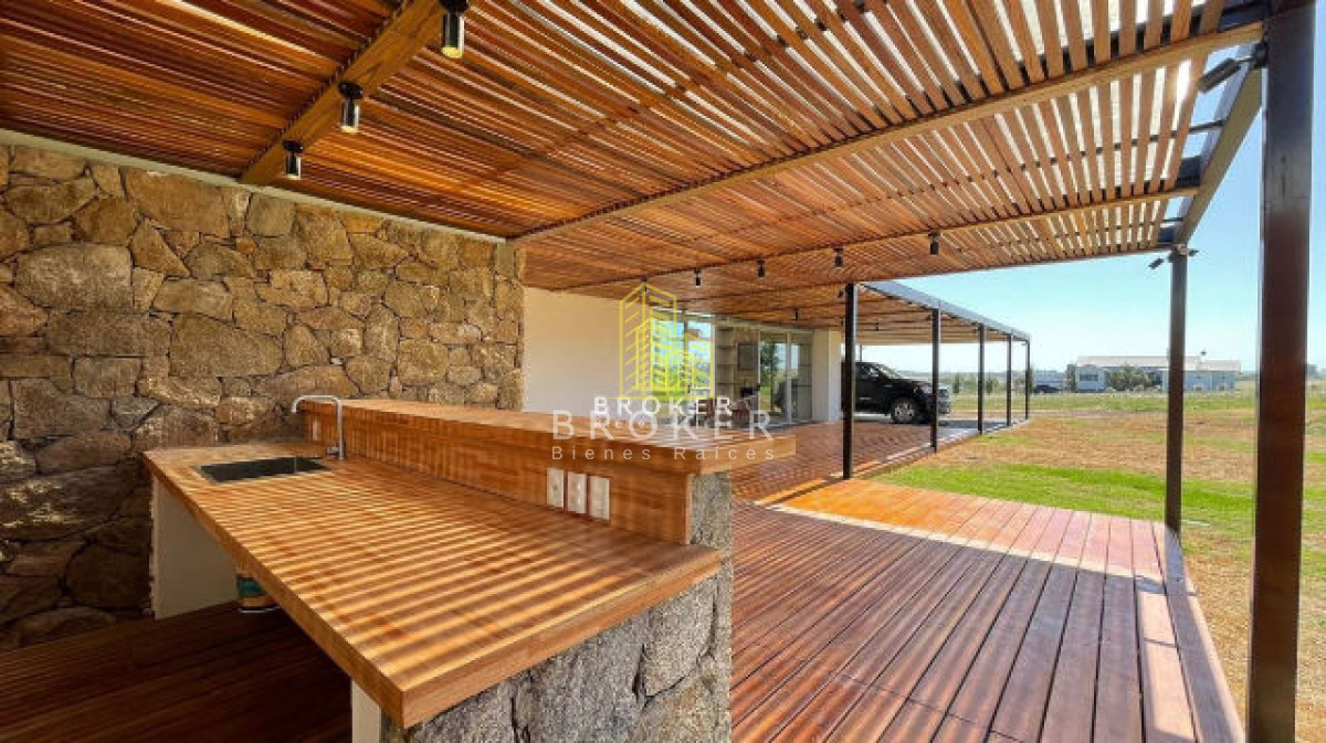 Casa ID.149/Venta_De_Casa_En_Pueblo_Mio_Manantiales!_ - Venta De Casa En Pueblo Mio Manantiales! 