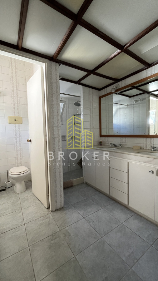 Casa ID.9399 - VENTA CASA PUNTA DEL ESTE Playa Mansa Parada 16