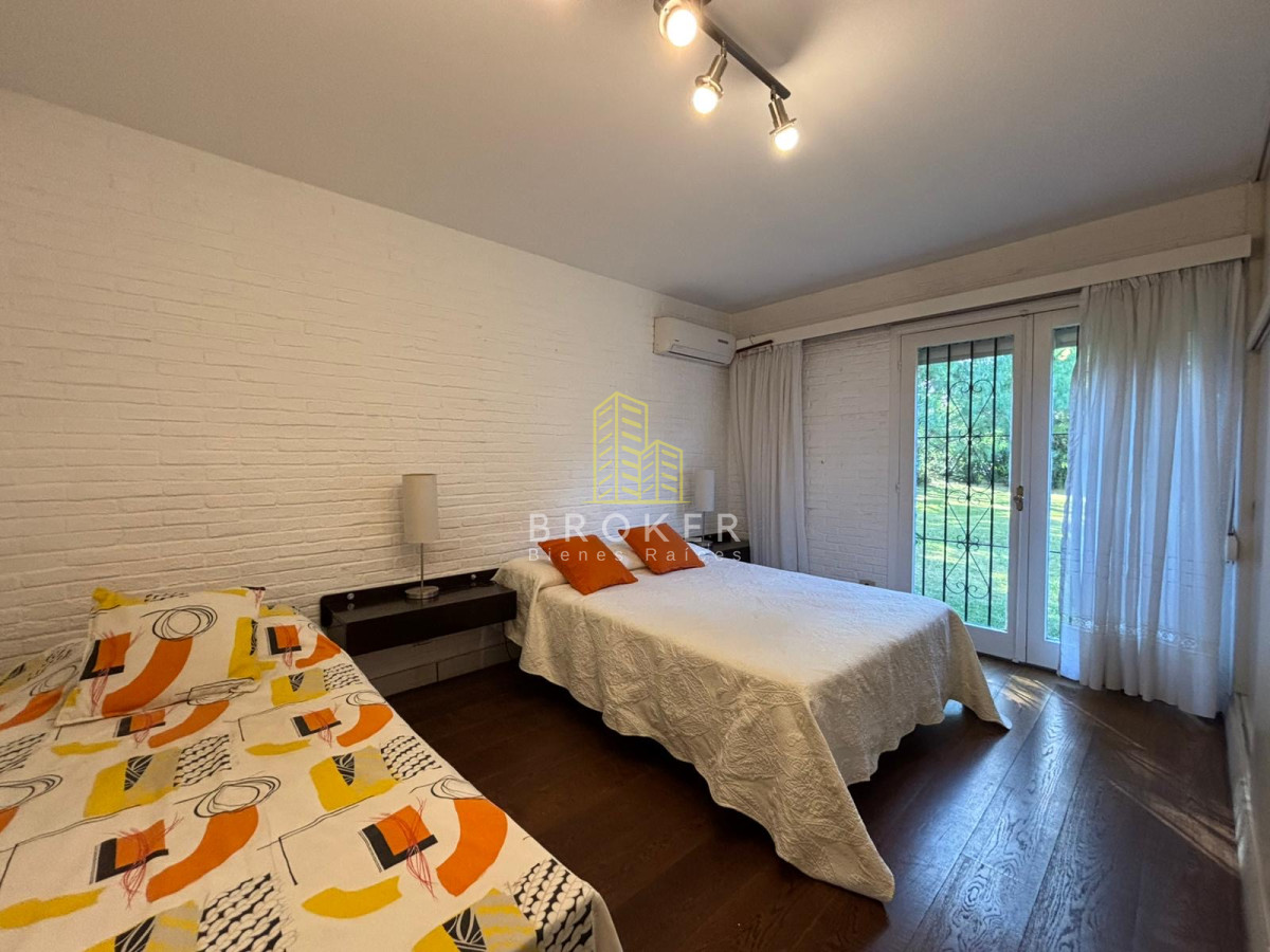 Casa ID.8747/Alquiler_anual_casa_en_zona_Playa_Mansa - Alquiler anual casa en zona Playa Mansa