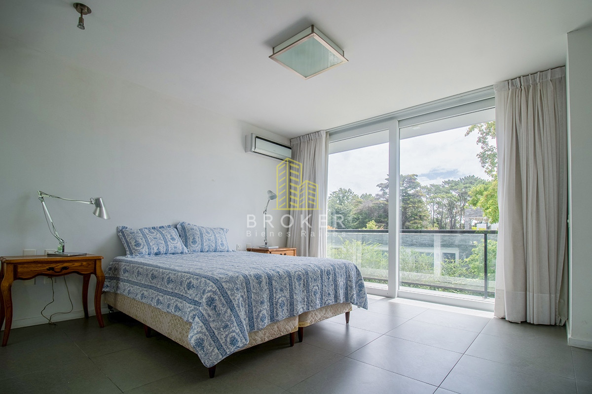 Casa ID.805/Venta_de_casa_de_categoria_en_Boulevard_Park,_Punta_del_Este._ - Venta de casa de categoria en Boulevard Park, Punta del Este. 