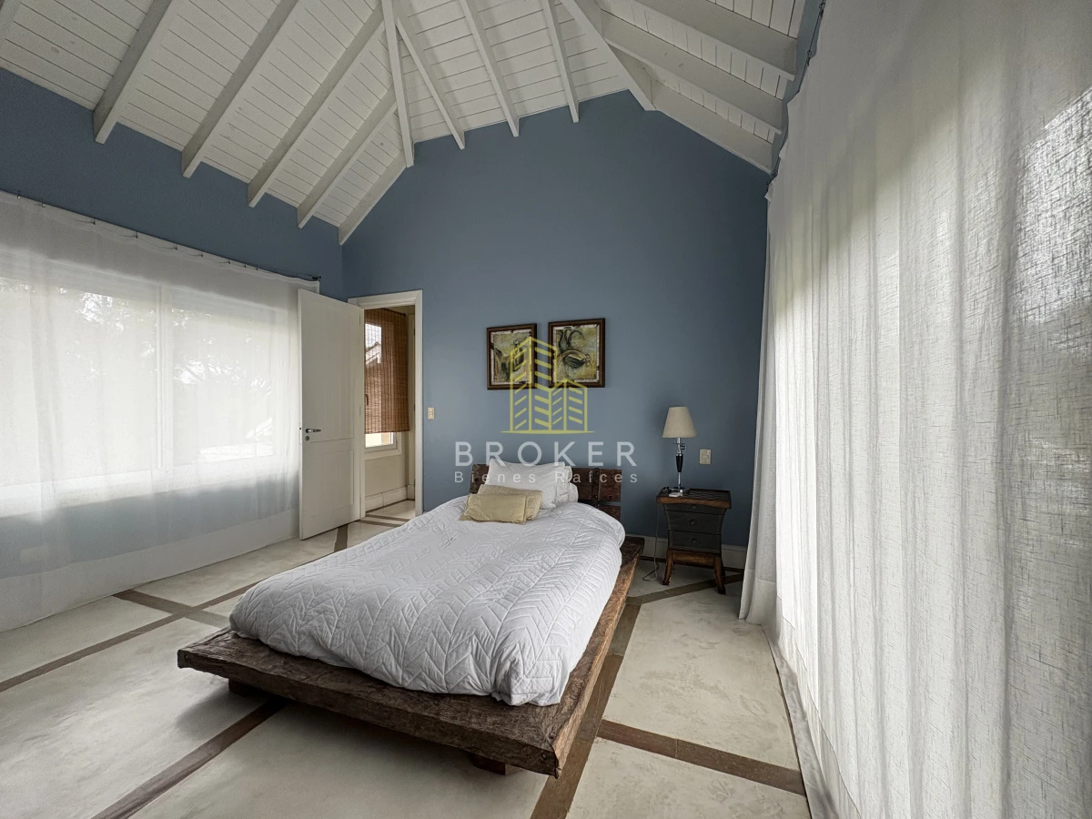 Casa ID.76/Venta_Casa_La_Barra_Punta_Del_Este_Broker_ - Venta De Icónica Casa de Lujo en la Barra, una casa de revista de gran nivel 