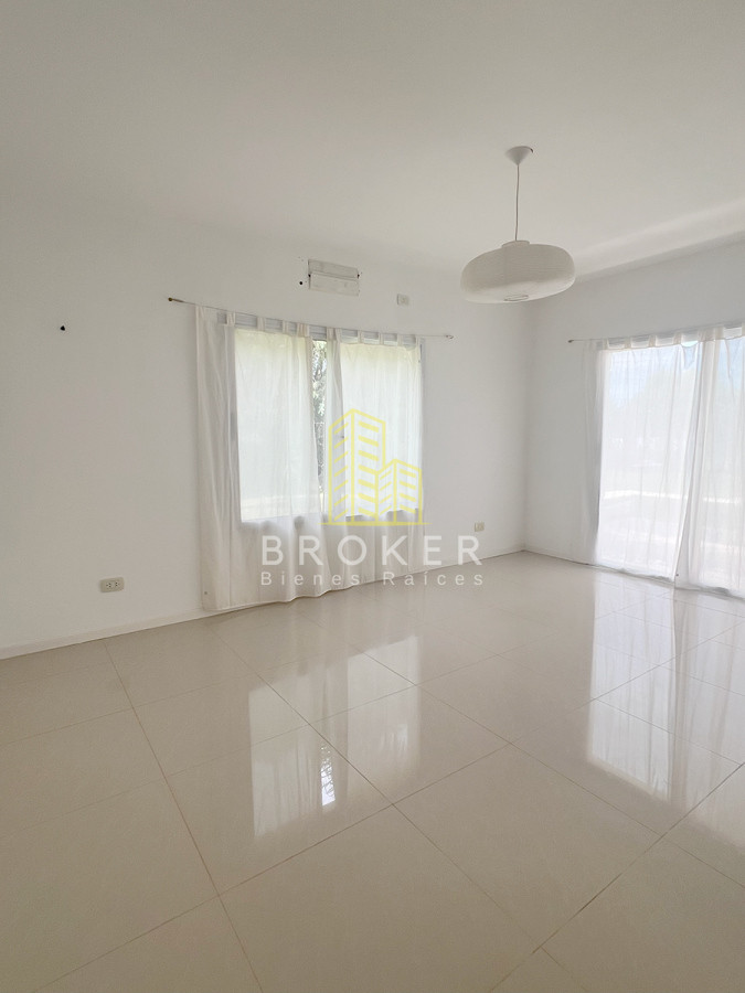 Casa ID.2238/Casa_en_Venta_en_Haras_Santa_María_-_Barrio_Los_Eucaliptos - Casa en Venta en Haras Santa María - Barrio Los Eucaliptos