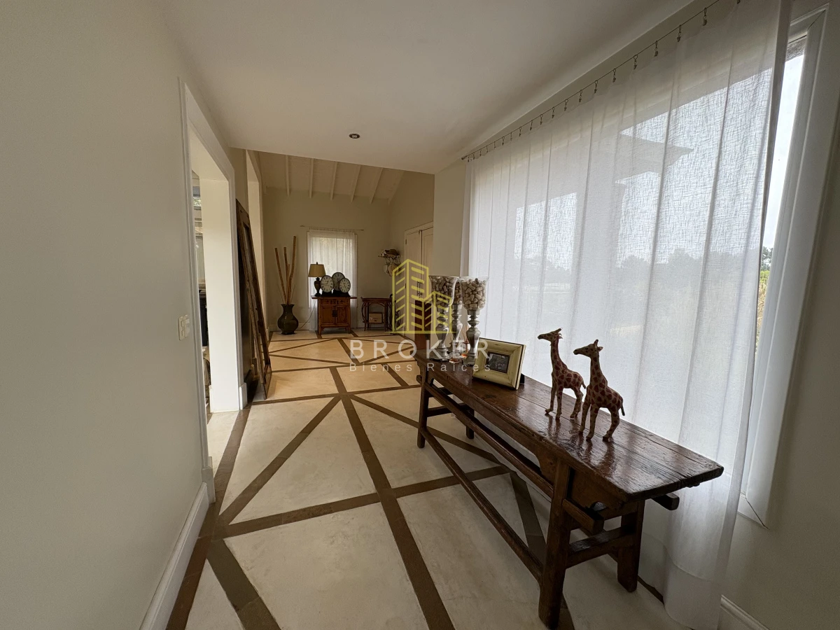 Casa ID.76/Venta_Casa_La_Barra_Punta_Del_Este_Broker_ - Venta De Icónica Casa de Lujo en la Barra, una casa de revista de gran nivel 