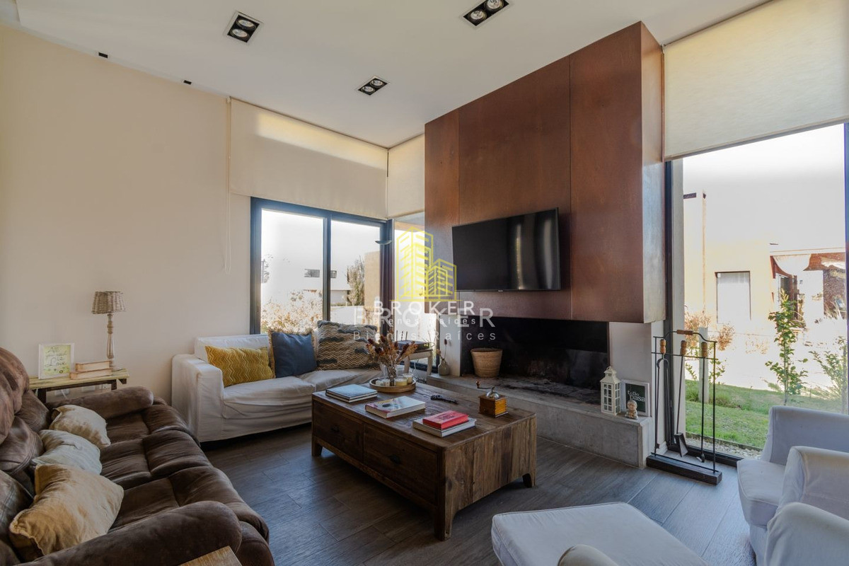 Casa ID.246/Venta_Casa_3_Dormitorios_Viñedos_De_La_Tahona_Barrio_Privado_ - Venta Casa 3 Dormitorios Viñedos De La Tahona Barrio Privado 