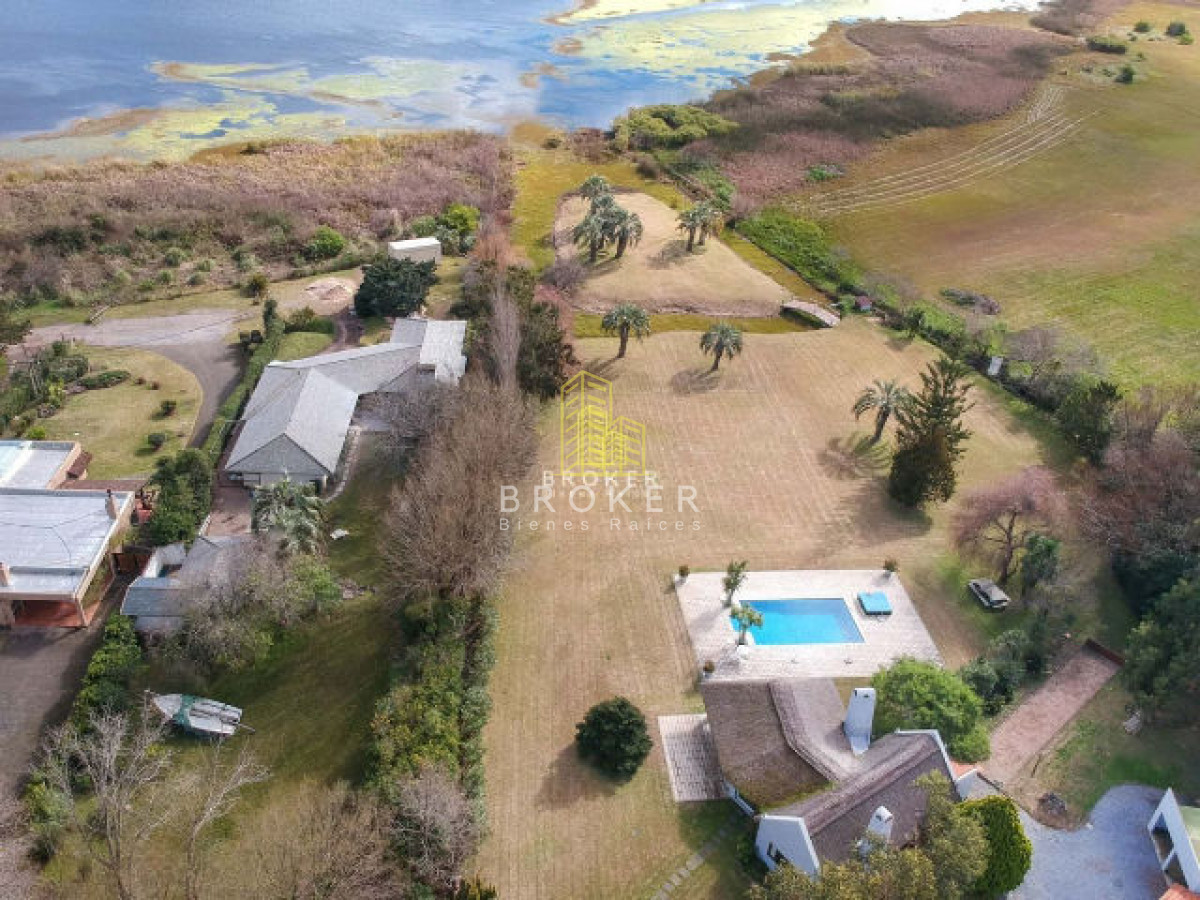 Casa ID.253/Venta_Casa_Pinares_Mansa_sobre_Laguna_del_Diario_Punta_del_Este - Venta Casa Chacra 7 Dormitorios Pinares Mansa sobre Laguna del Diario Punta del Este