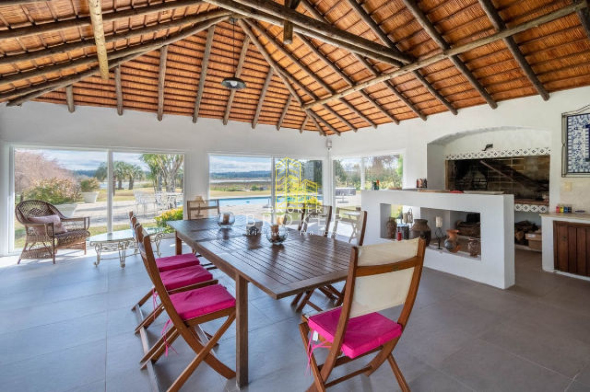 Casa ID.253/Venta_Casa_Pinares_Mansa_sobre_Laguna_del_Diario_Punta_del_Este - Venta Casa Chacra 7 Dormitorios Pinares Mansa sobre Laguna del Diario Punta del Este