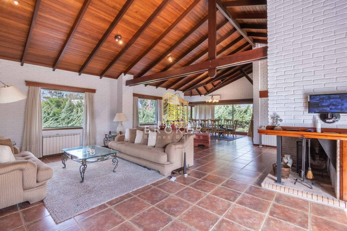 Casa ID.253/Venta_Casa_Pinares_Mansa_sobre_Laguna_del_Diario_Punta_del_Este - Venta Casa Chacra 7 Dormitorios Pinares Mansa sobre Laguna del Diario Punta del Este