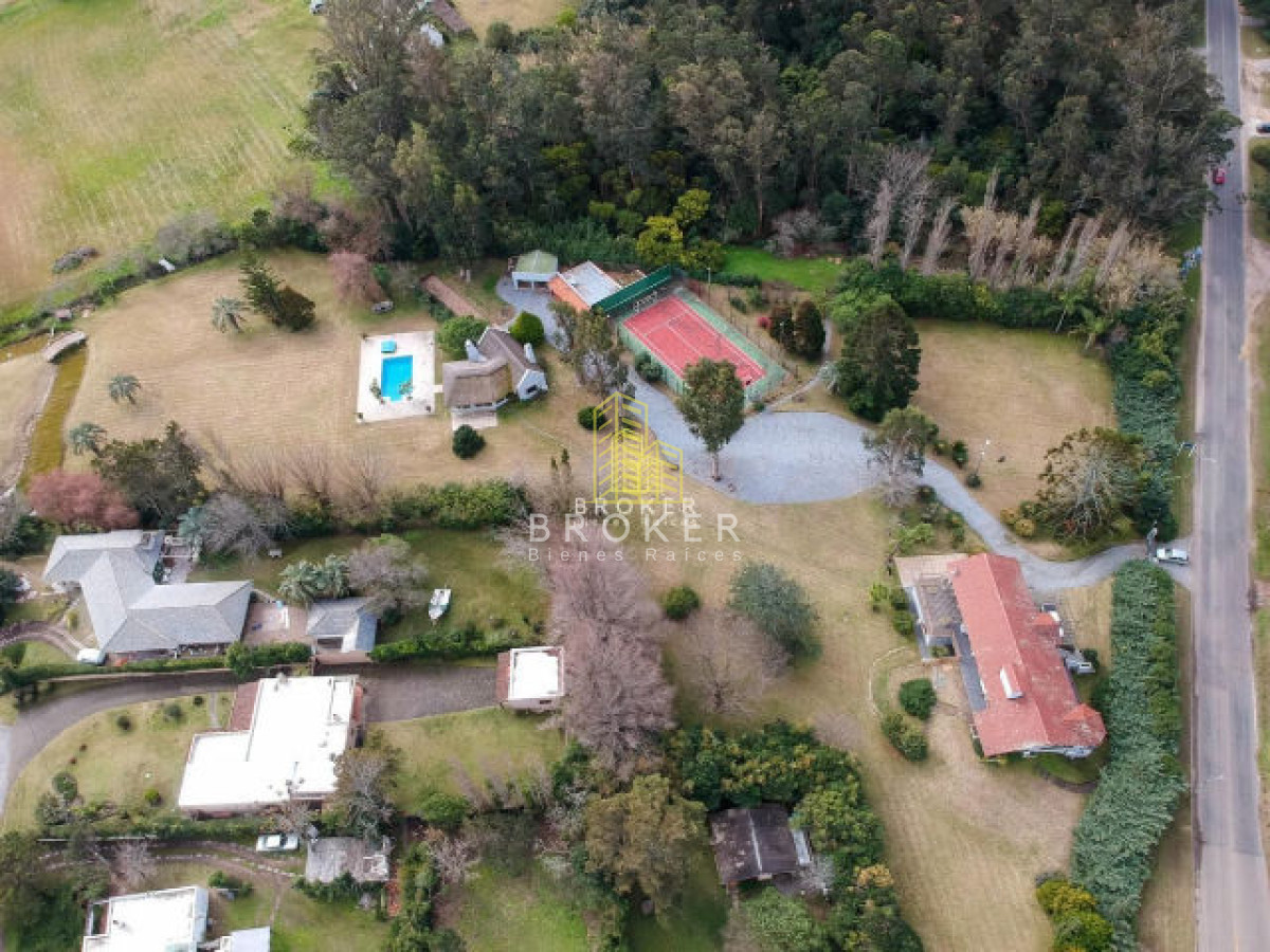 Casa ID.253/Venta_Casa_Pinares_Mansa_sobre_Laguna_del_Diario_Punta_del_Este - Venta Casa Chacra 7 Dormitorios Pinares Mansa sobre Laguna del Diario Punta del Este