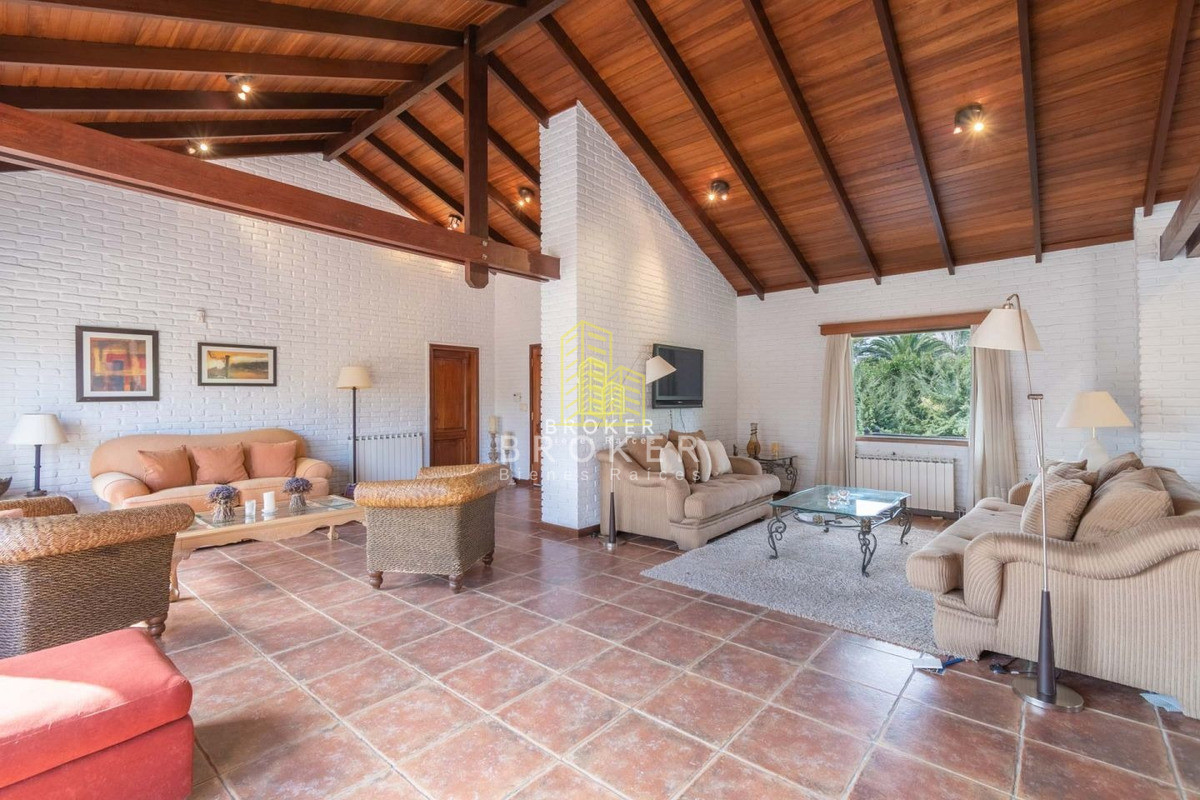 Casa ID.253/Venta_Casa_Pinares_Mansa_sobre_Laguna_del_Diario_Punta_del_Este - Venta Casa Chacra 7 Dormitorios Pinares Mansa sobre Laguna del Diario Punta del Este