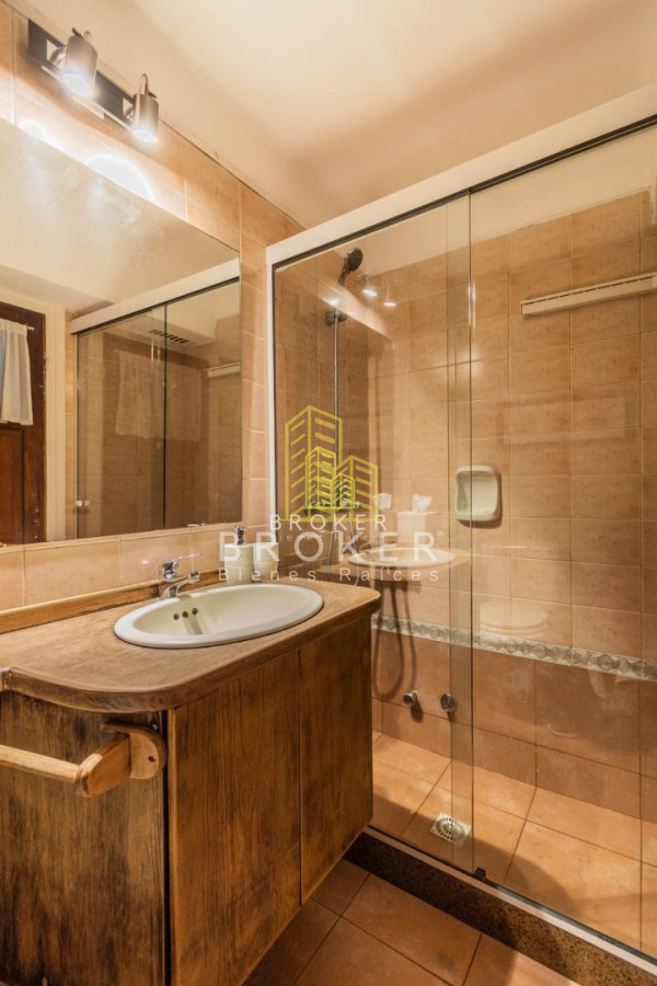 Casa ID.255/Venta_Casa_Buceo_Montevideo_3_dormitorios_estufa_a_leña,_jardín,_reciclada! - Venta Casa Buceo Montevideo 3 dormitorios estufa a leña, jardín, reciclada!