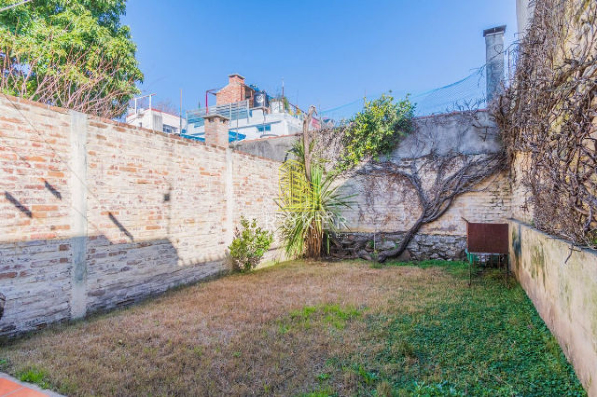 Casa ID.255/Venta_Casa_Buceo_Montevideo_3_dormitorios_estufa_a_leña,_jardín,_reciclada! - Venta Casa Buceo Montevideo 3 dormitorios estufa a leña, jardín, reciclada!