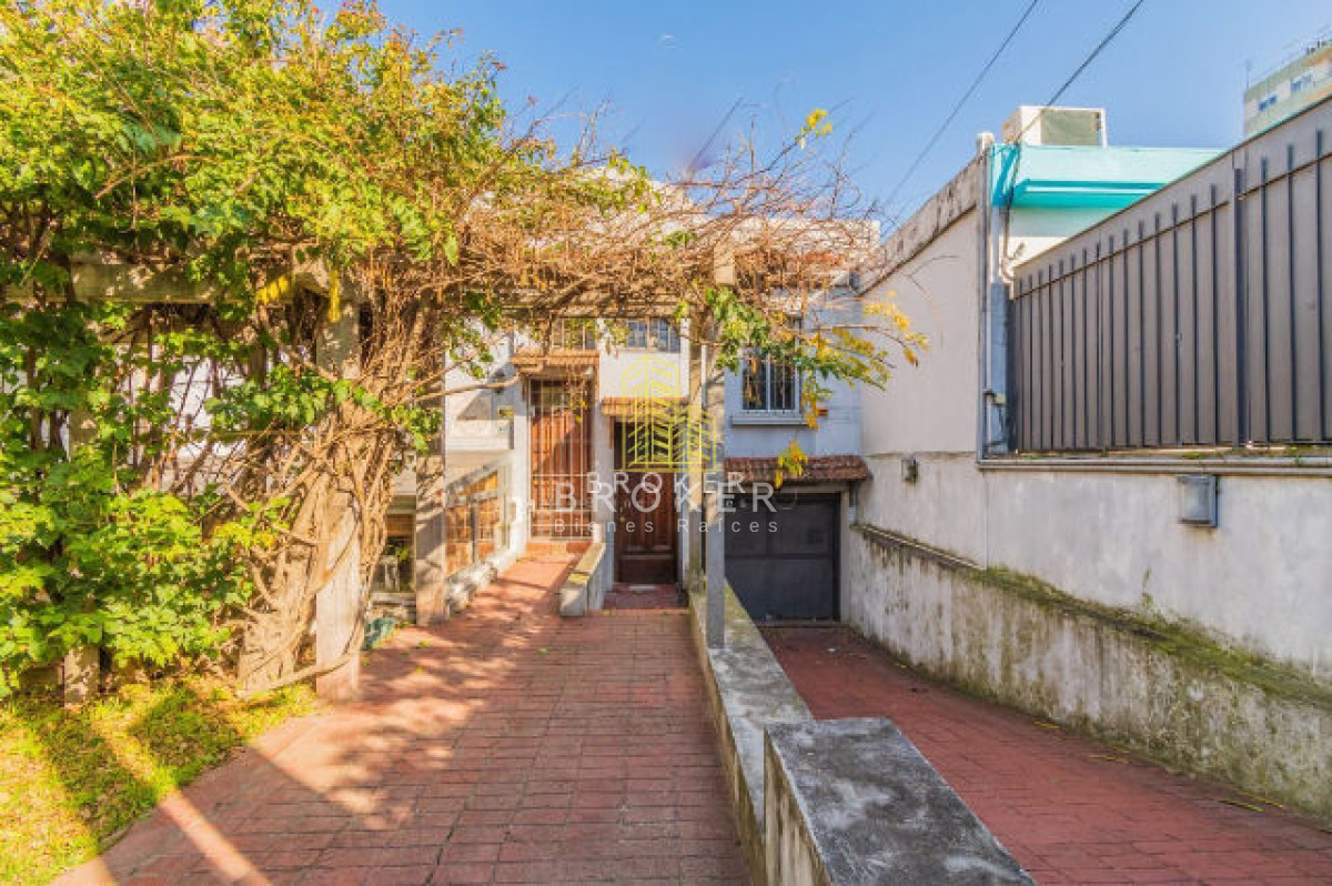 Casa ID.255/Venta_Casa_Buceo_Montevideo_3_dormitorios_estufa_a_leña,_jardín,_reciclada! - Venta Casa Buceo Montevideo 3 dormitorios estufa a leña, jardín, reciclada!