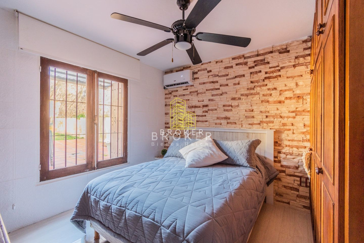 Casa ID.255/Venta_Casa_Buceo_Montevideo_3_dormitorios_estufa_a_leña,_jardín,_reciclada! - Venta Casa Buceo Montevideo 3 dormitorios estufa a leña, jardín, reciclada!