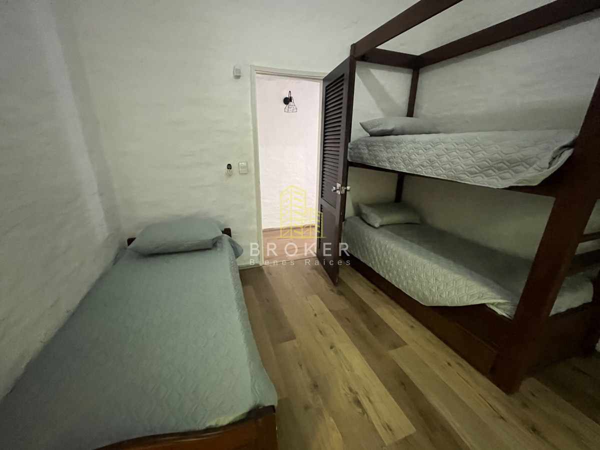 Casa ID.9252/Venta_Casa_Punta_del_Este_4_dormitorios_en_Barrio_Marly_Punta_del_Este_con_piscina_ - Venta Casa Punta del Este 4 dormitorios en Barrio Marly Punta del Este con piscina 