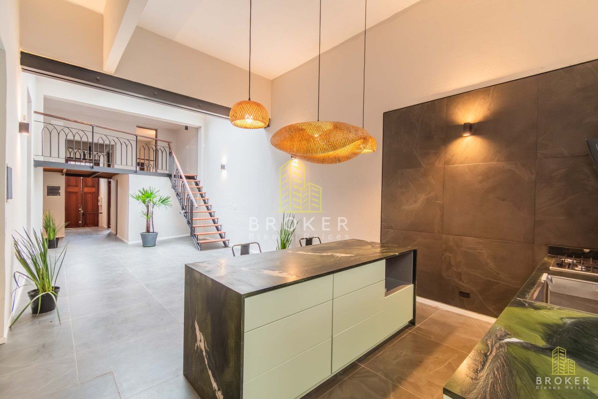 Casa ID.9363/Venta_Casa_Centro_4_dormitorios_reciclada! - Venta Casa Centro 4 dormitorios reciclada!