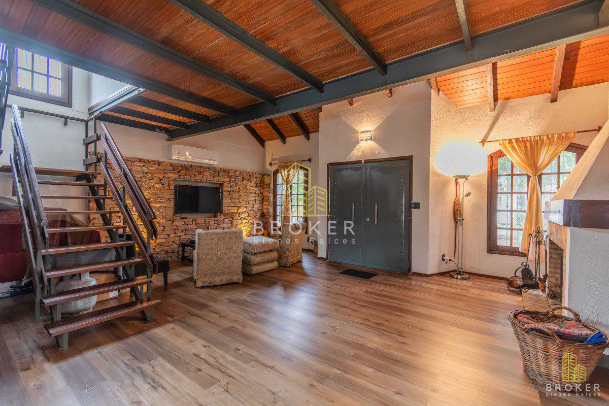 Casa ID.668/Venta_Casa_Barra_de_Carrasco_a_metros_de_la_Rambla! - Venta Casa Barra de Carrasco 3 dormitorios a metros de la Rambla!