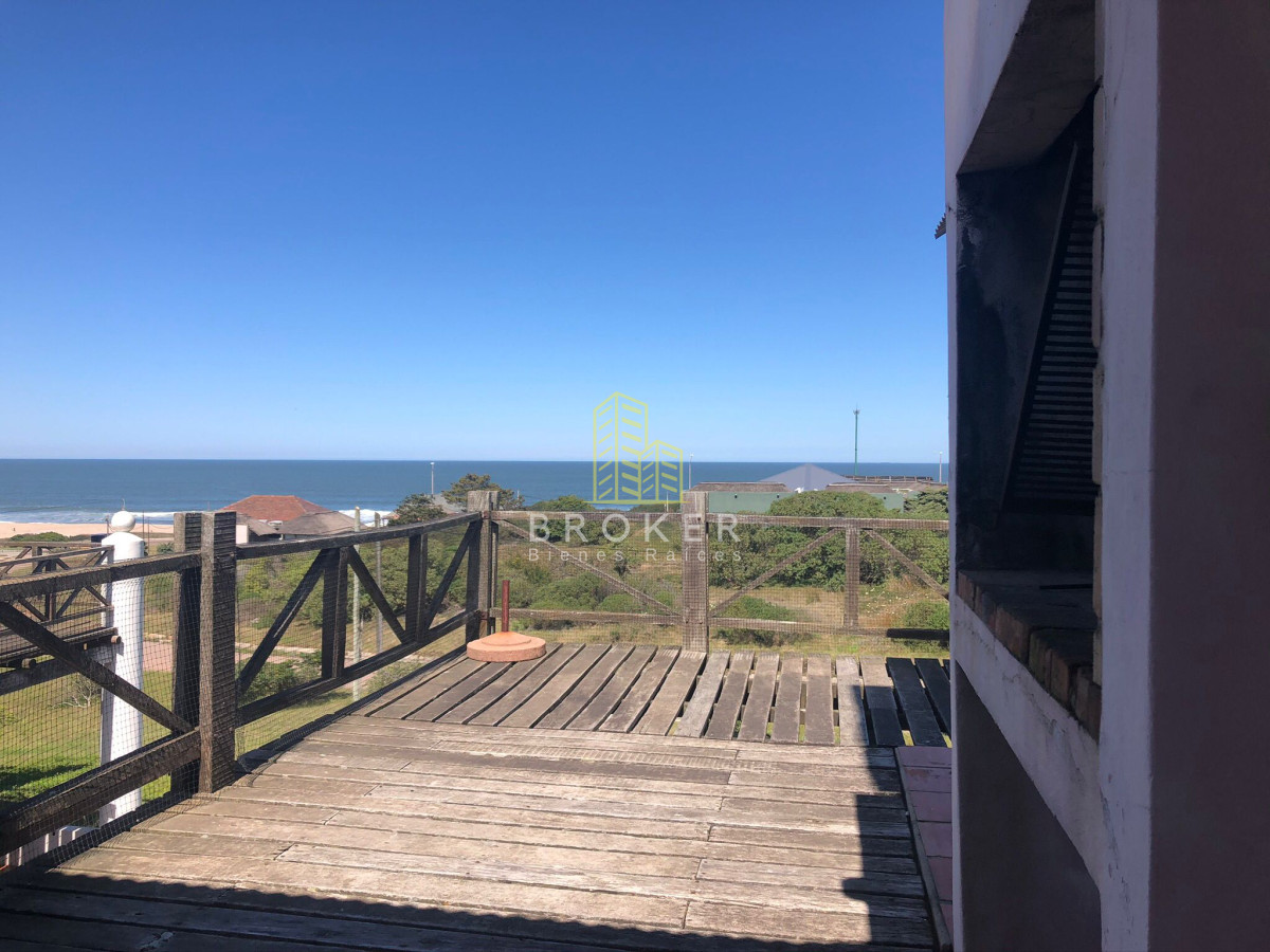 Casa ID.1173/Venta_y_alquiler_de_gran_casa_en_Montoya._Punta_del_Este,_Uruguay._ - Venta y alquiler de gran casa en Montoya. Punta del Este, Uruguay. 