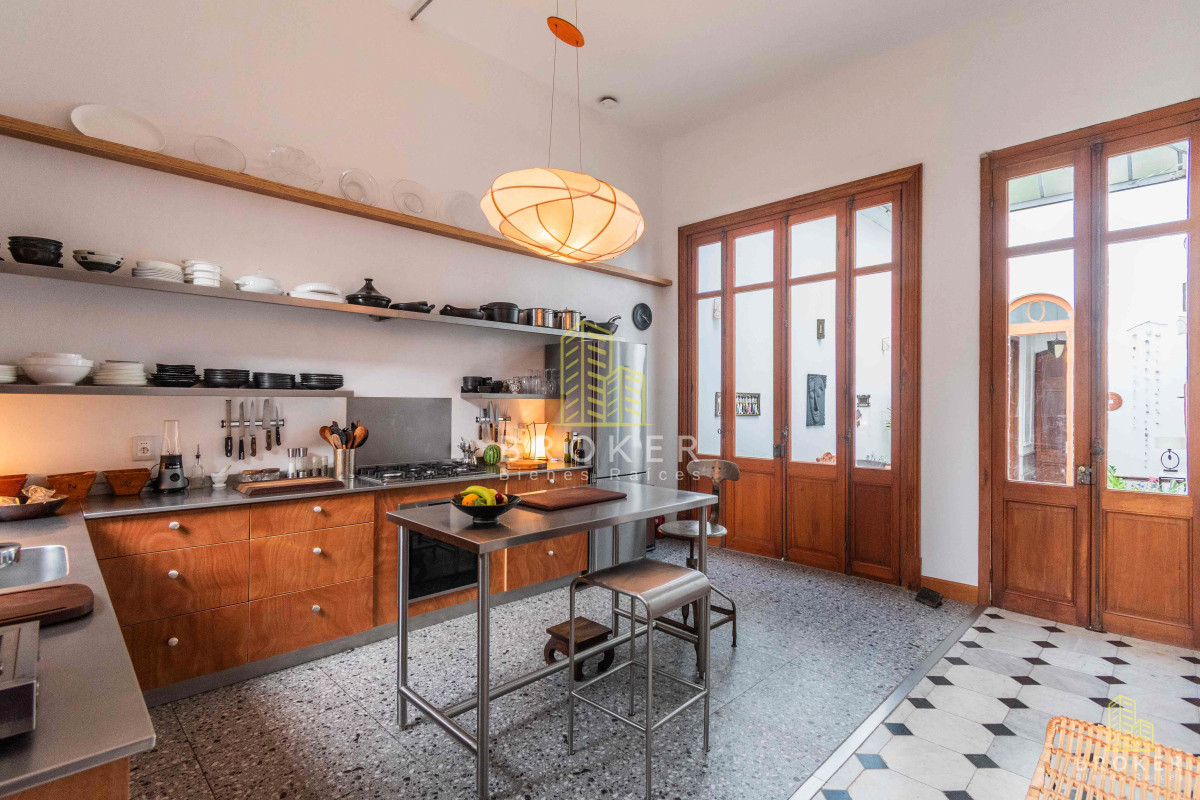 Casa ID.8475/Venta_de_Casa_en_Parque_Rodó_reciclada! - Venta de Casa en Parque Rodó reciclada!