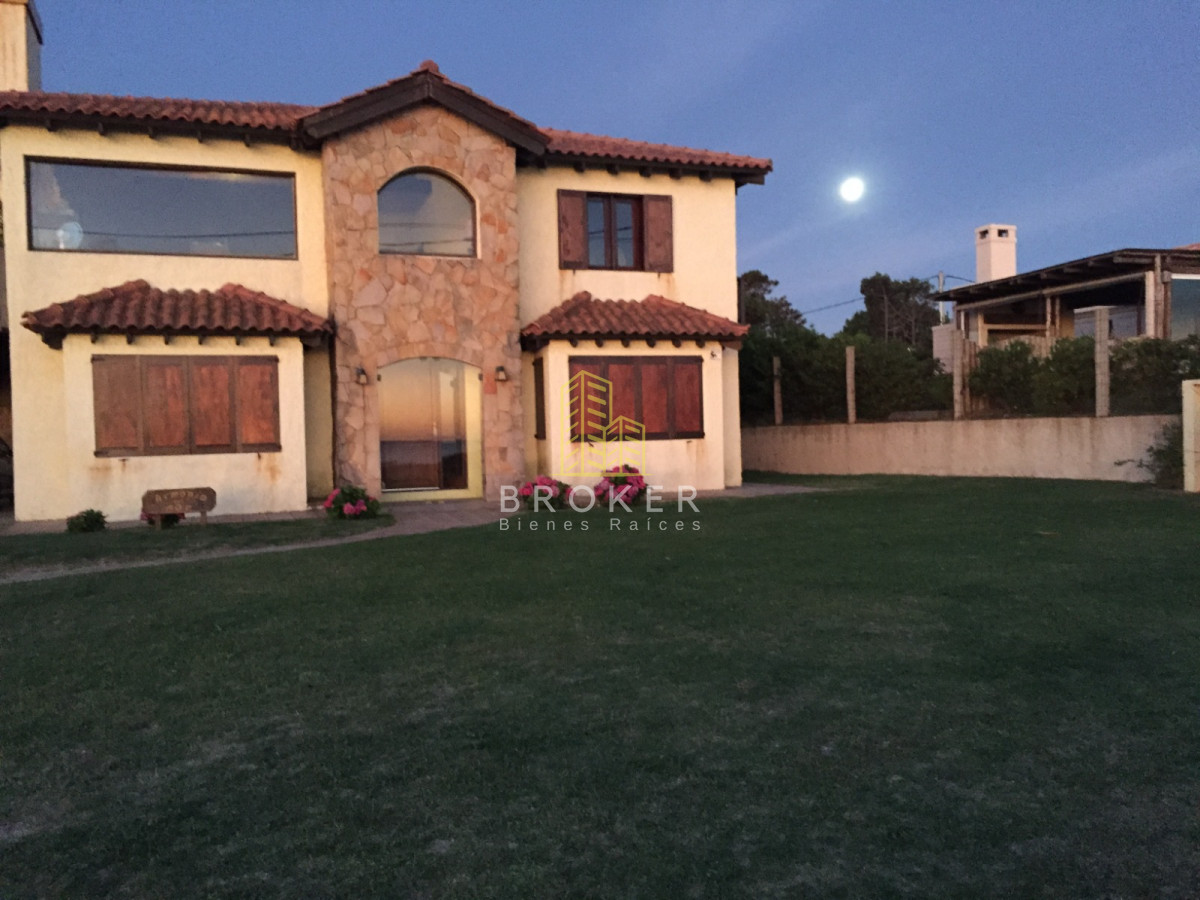 Casa ID.573/Venta_de_Casa_en_Piriapolis_San_Francisco_frente_al_mar!_3_dormitorios! - Venta de Casa en Piriapolis San Francisco frente al mar! 4 dormitorios!