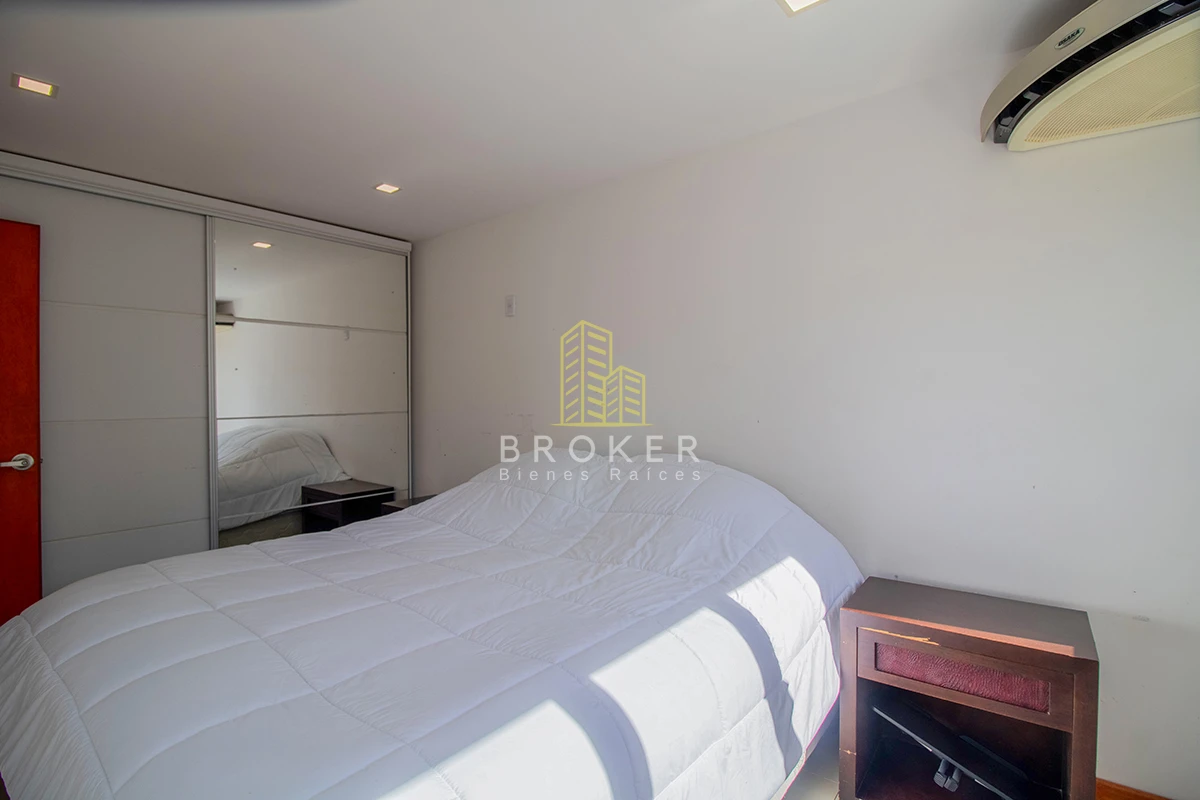 Casa ID.1833/Oportunidad_casa_en_venta_tres_dormitorios_en_Marly._Punta_del_Este,_Uruguay. - Venta Casa Punta del Este tres dormitorios piscina nueva! Zona Marly!