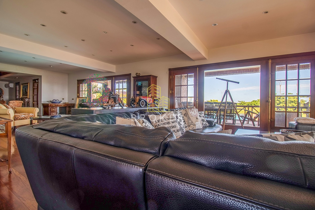 Casa ID.37/Venta_Mansión_frente_al_mar_en_Punta_Del_Este_Playa_Mansa - Venta Mansión frente al mar en Punta Del Este Playa Mansa