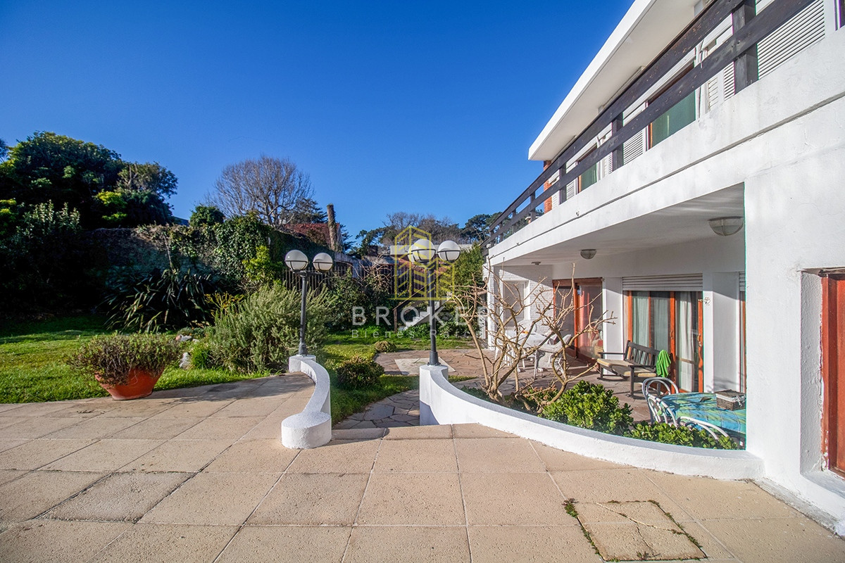 Casa ID.571/Venta_de_Casa_4_dormitorio_Playa_Mansa - Venta de Casa 4 dormitorio con Piscina Climatizada Playa Mansa. . Punta del Este, Uruguay.