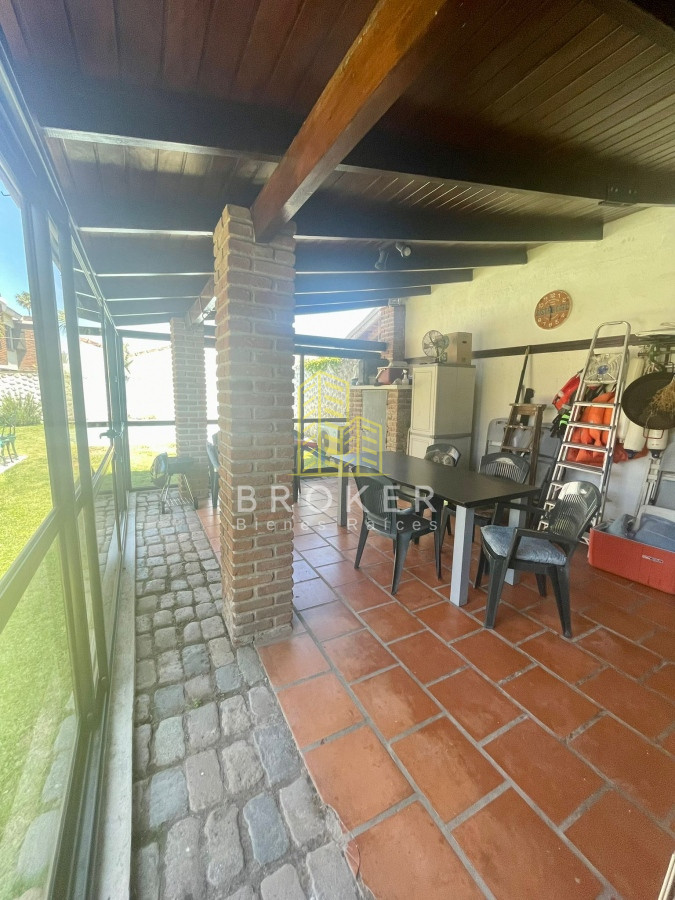 Casa ID.668/A_metros_de_la_rambla_Casa_Barra_de_Carrasco - Venta Casa Barra de Carrasco a metros de la Rambla!