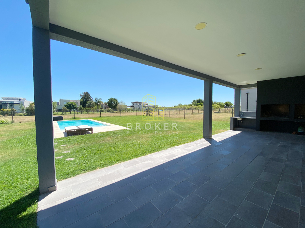 Casa ID.2220/Casa_en_Venta_en_Haras_Santa_María_-_Barrio_Molino - Casa en Venta en Haras Santa María - Barrio Molino