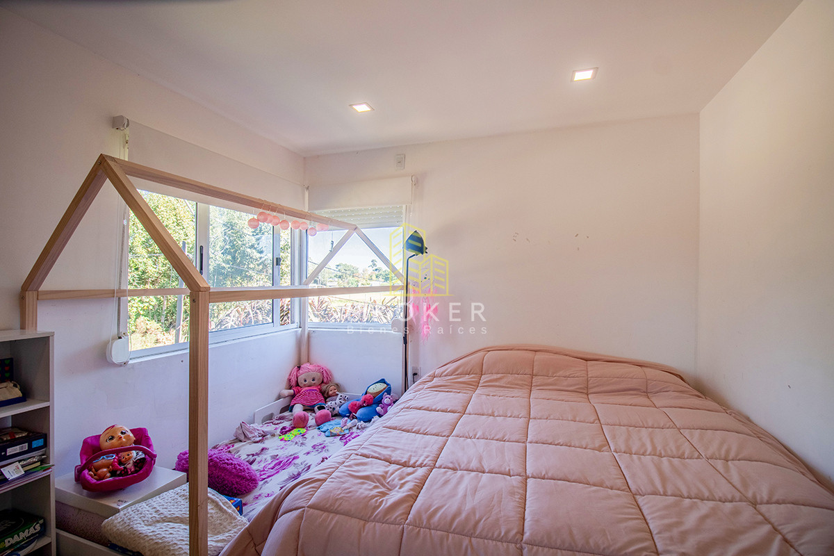 Casa ID.1833/Oportunidad_casa_en_venta_tres_dormitorios_en_Marly._Punta_del_Este,_Uruguay. - Venta Casa Punta del Este tres dormitorios piscina nueva! Zona Marly!