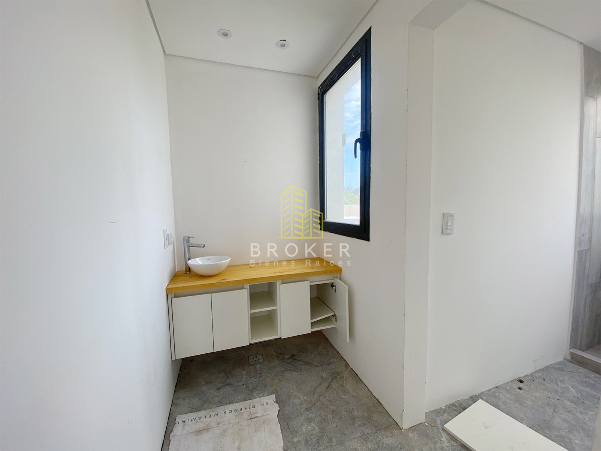 Casa ID.1900/Casa_a_Estrenar_en_Venta_en_Haras_Santa_María_-_Barrio_Los_Eucaliptos - Casa a Estrenar en Venta en Haras Santa María - Barrio Los Eucaliptos