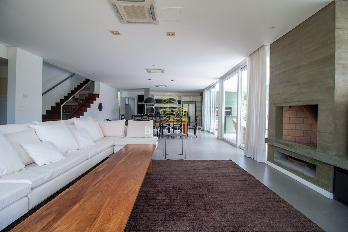 Casa ID.805/Venta_de_casa_de_categoria_en_Boulevard_Park,_Punta_del_Este._ - Venta de casa de categoria en Boulevard Park, Punta del Este. 
