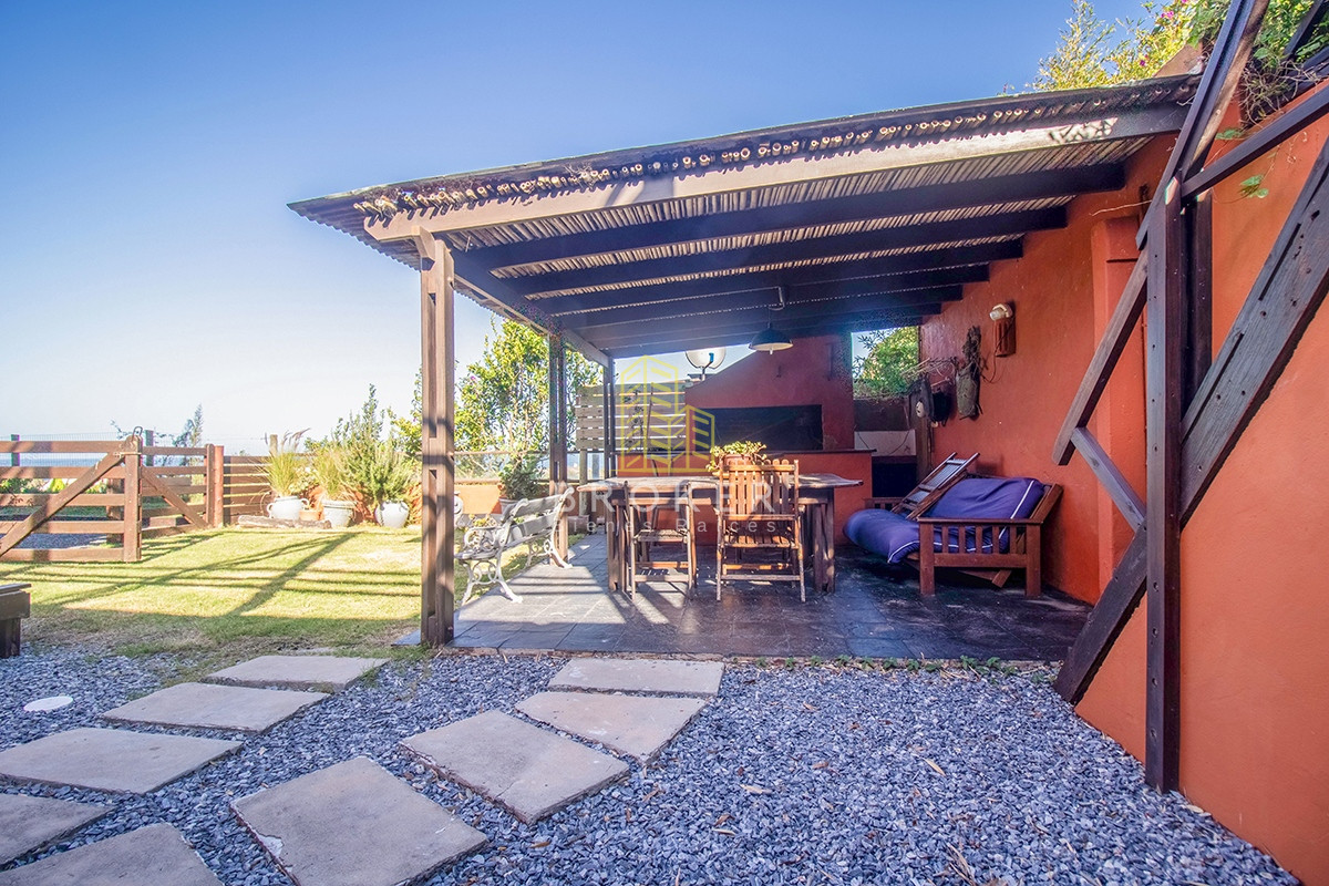 Casa ID.1099/Venta_de_casa_de_4_dormitorios_mas_dependencia_en_el_Chorro._._Punta_del_Este,_Uruguay. - Venta de casa de 4 dormitorios mas dependencia en el Chorro. . Punta del Este, Uruguay.