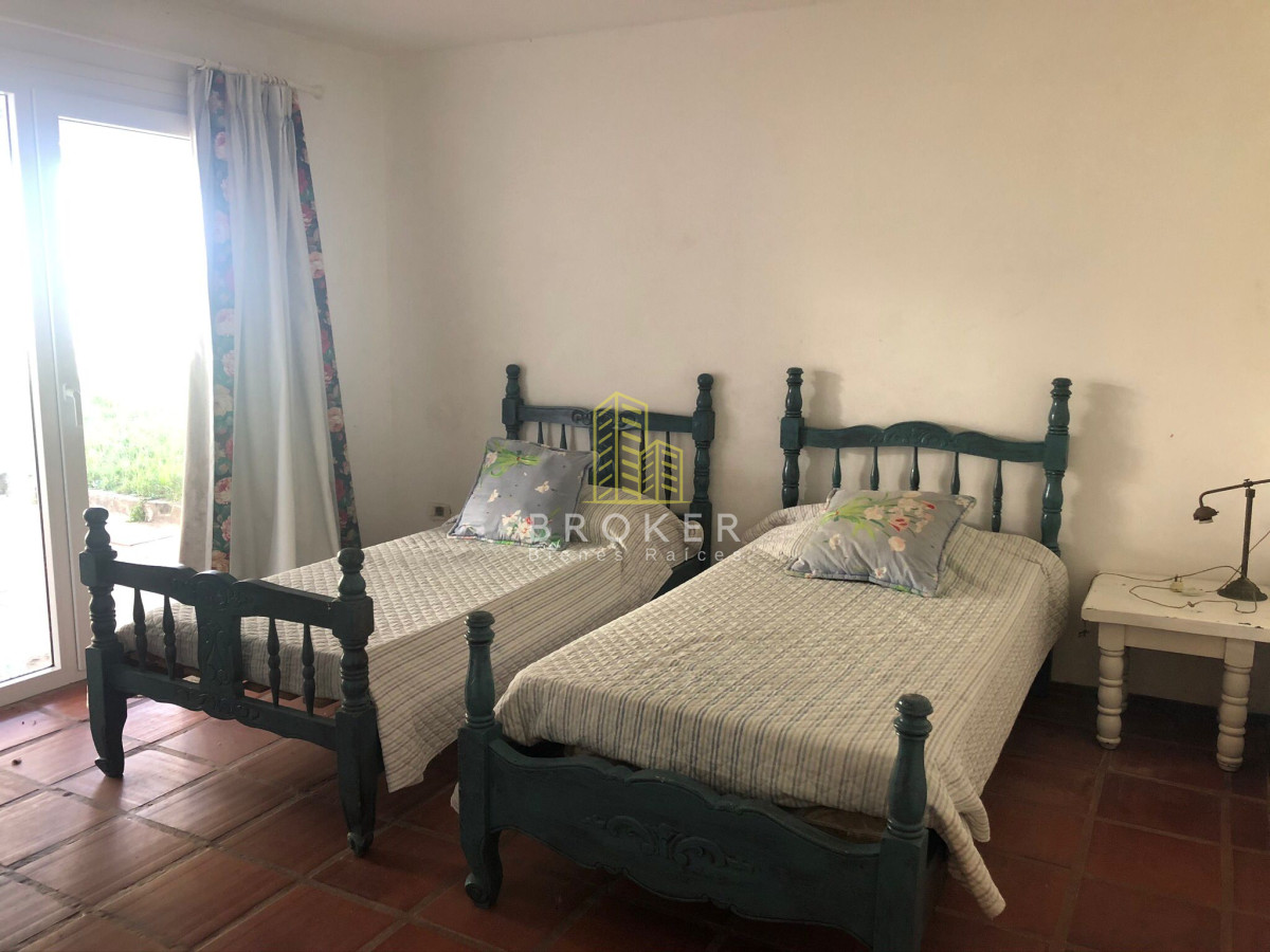 Casa ID.1173/Venta_y_alquiler_de_gran_casa_en_Montoya._Punta_del_Este,_Uruguay._ - Venta y alquiler de gran casa en Montoya. Punta del Este, Uruguay. 