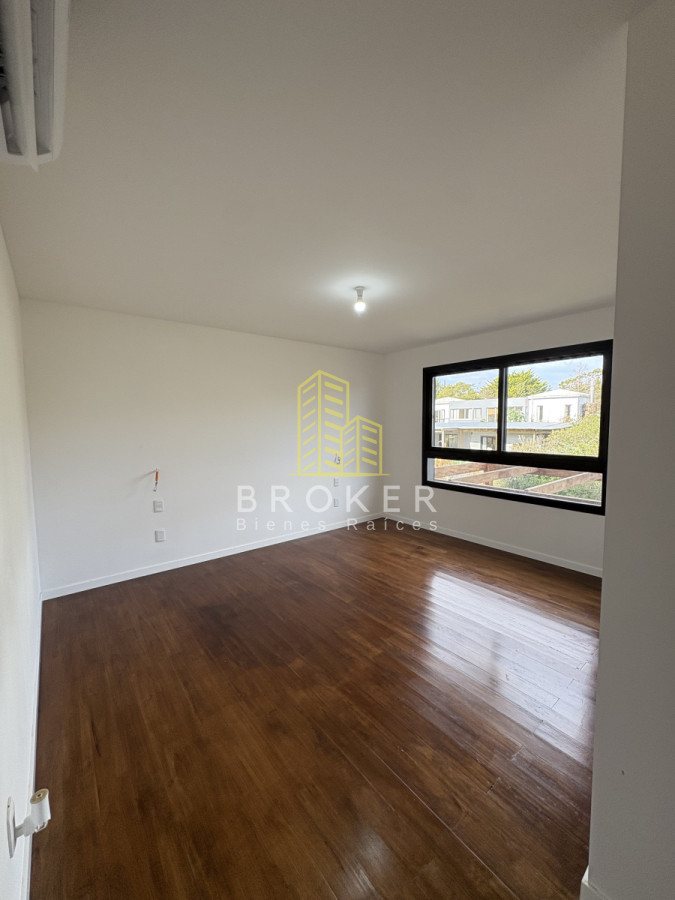 Casa ID.9145/Venta_casa_3_dormitorios_La_Barra_Punta_del_Este_ - Venta casa 3 dormitorios La Barra Punta del Este 