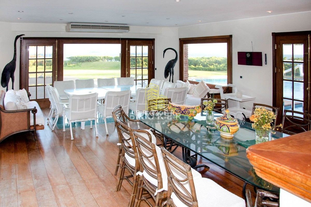 Casa ID.37/Venta_Mansión_frente_al_mar_en_Punta_Del_Este_Playa_Mansa - Venta Mansión frente al mar en Punta Del Este Playa Mansa