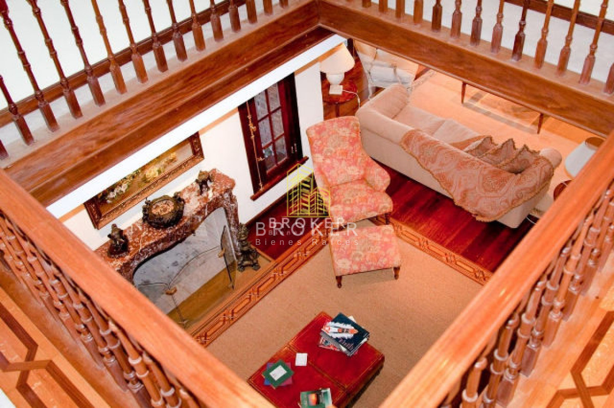 Casa ID.37/Venta_Mansión_frente_al_mar_en_Punta_Del_Este_Playa_Mansa - Venta Mansión frente al mar en Punta Del Este Playa Mansa